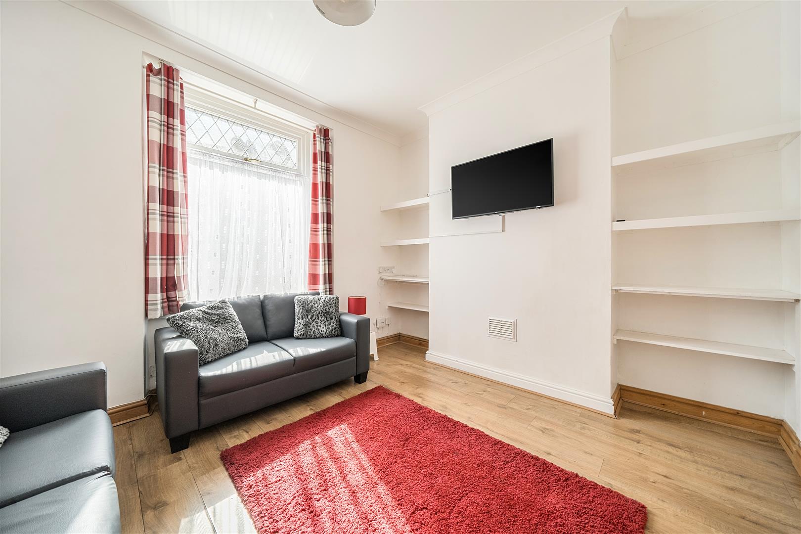 Glamorgan Street, Sandfields, Swansea, SA1 3SY